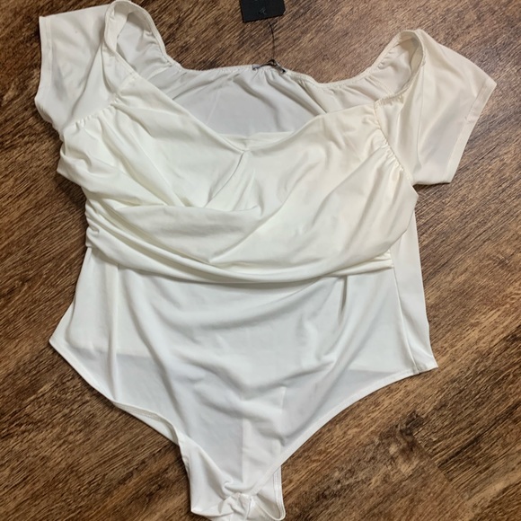 White plus size body suit - Picture 2 of 3
